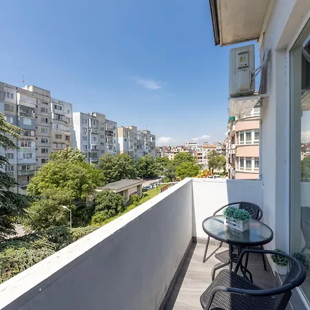 Апартаменты Modern Near Sea Garden *